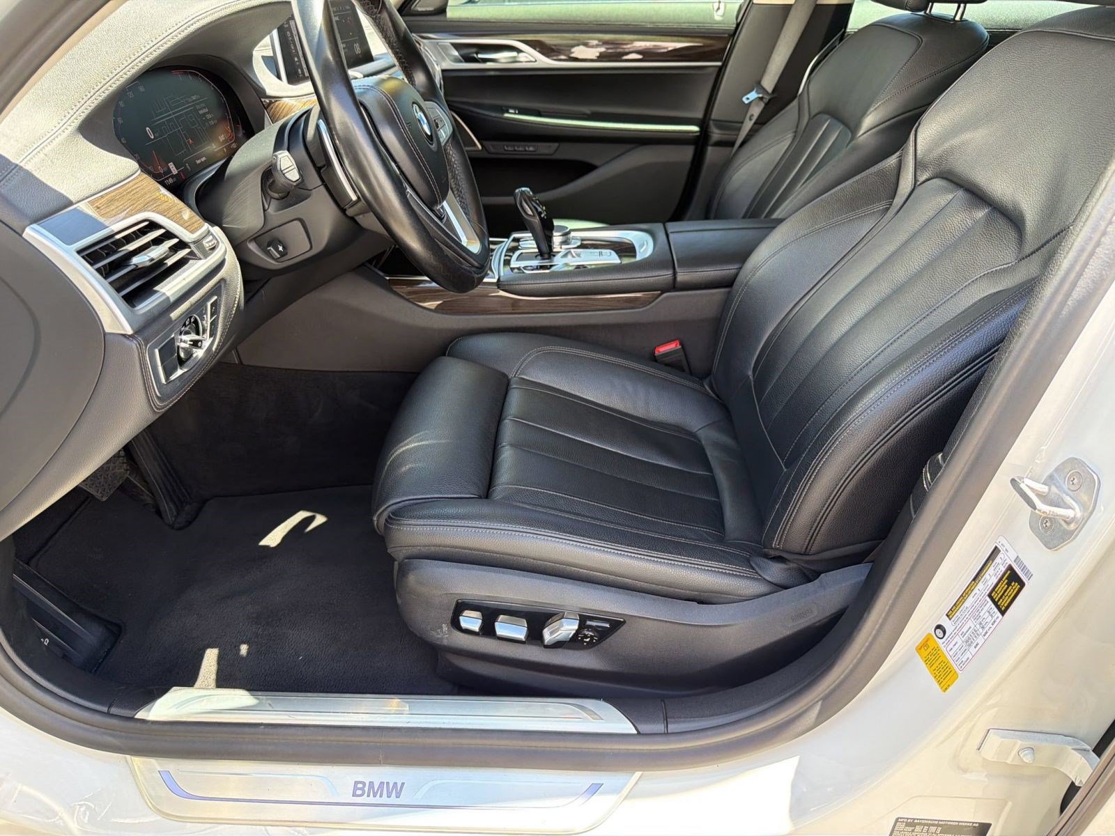 Used 2020 BMW 740i RWD image 4