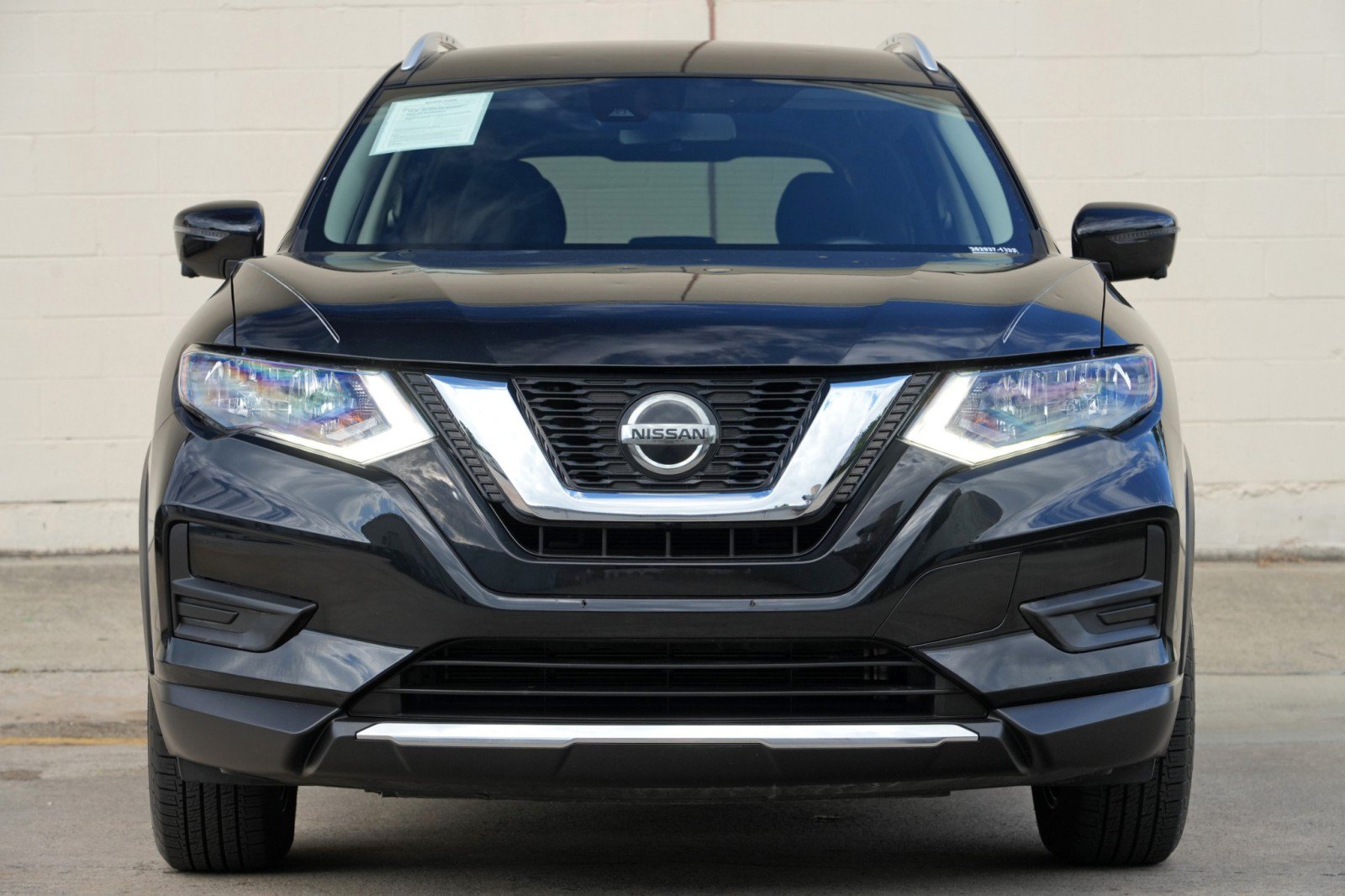 Used 2019 Nissan Rogue SV w/ Premium Package FWD image 6