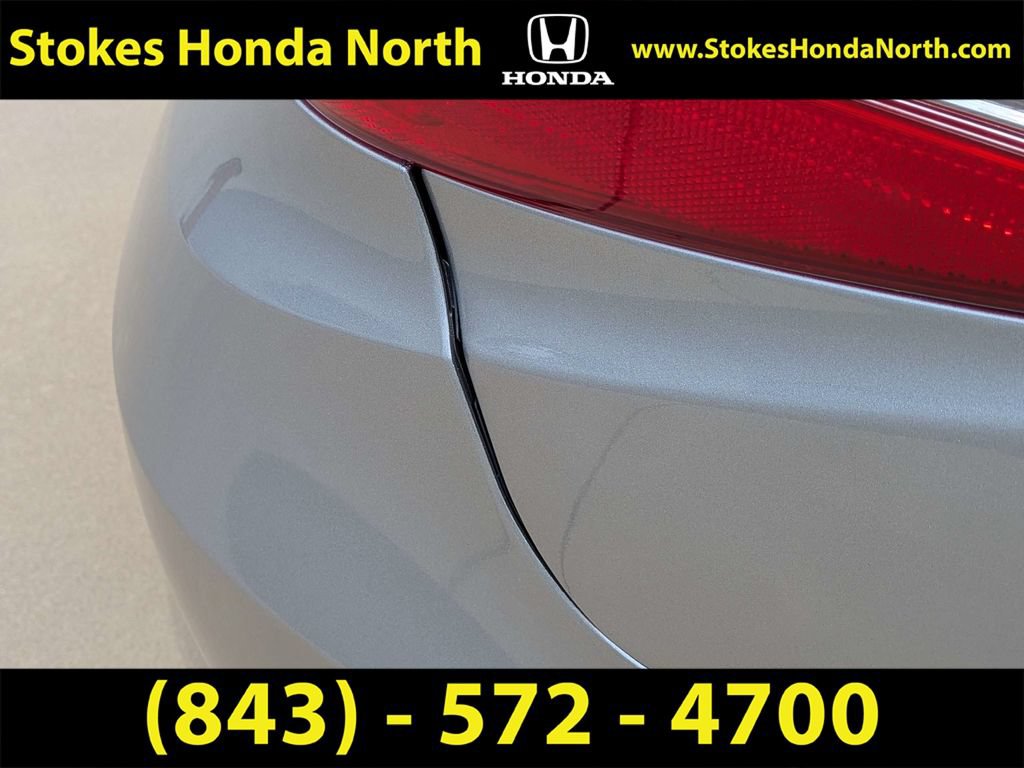 Used 2016 Toyota Camry XLE w/ Moonroof Package FWD image 4