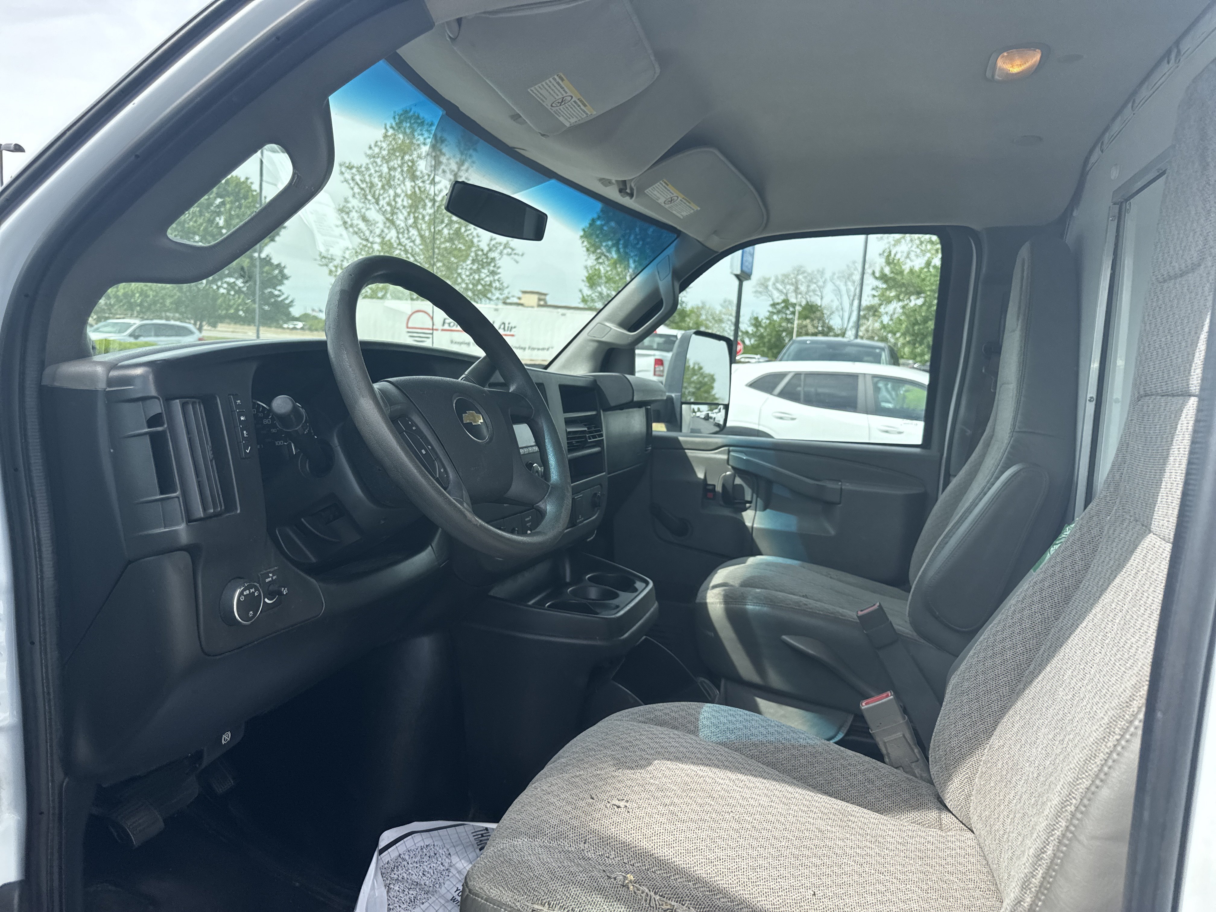 Used 2018 Chevrolet Express 3500 Extended w/ Driver Convenience Package RWD image 14