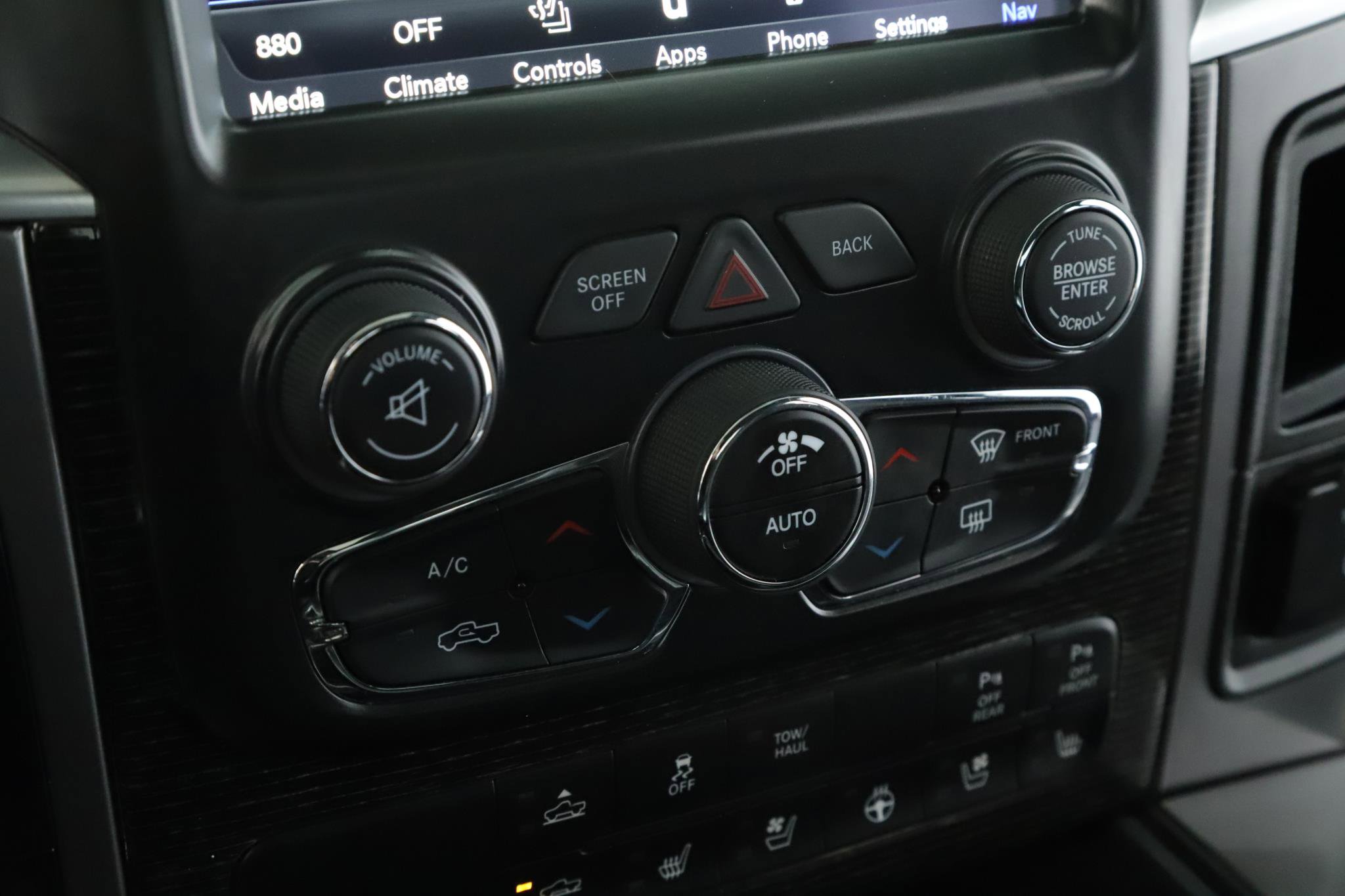 Used 2018 RAM 1500 Limited image 17