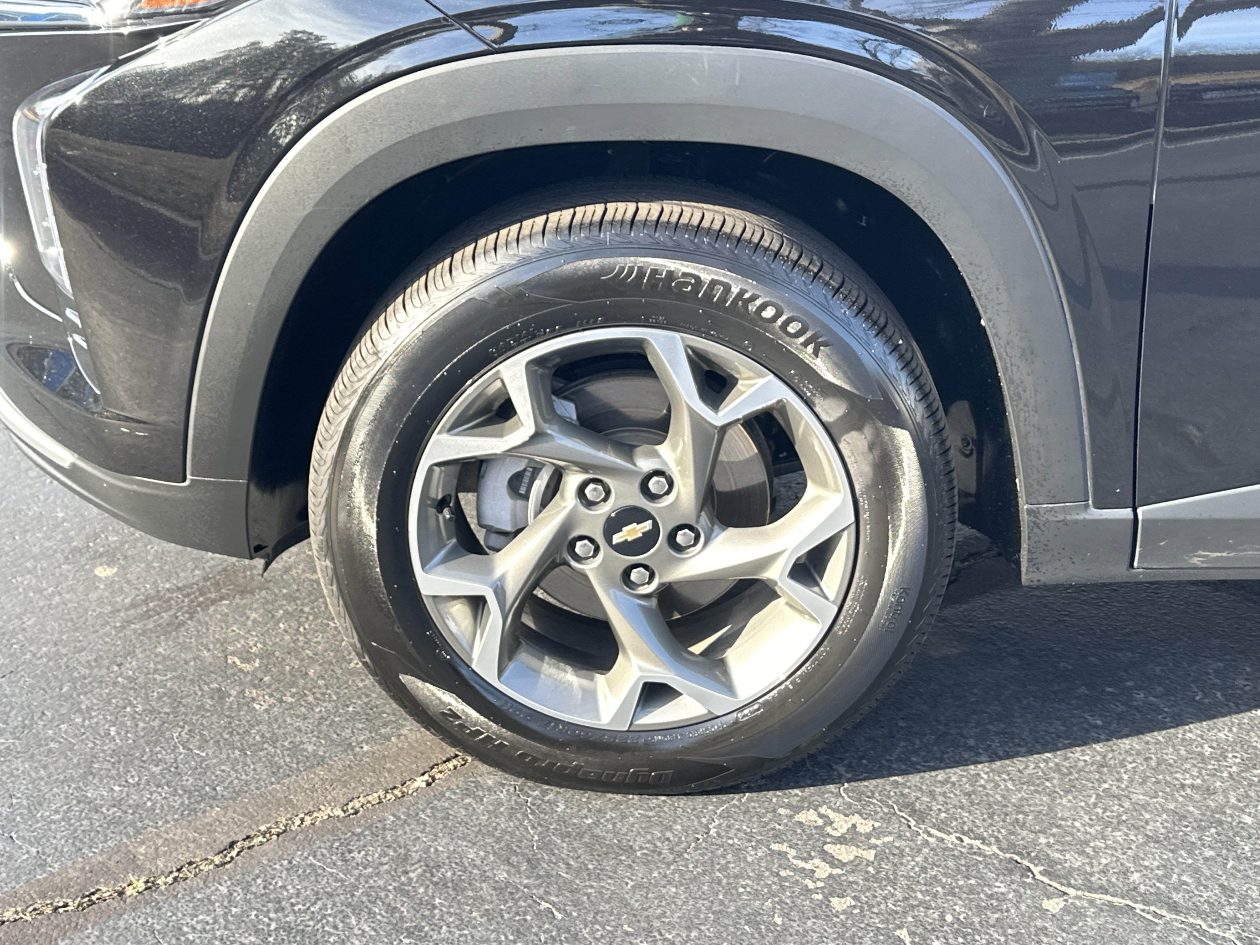 Certified 2025 Chevrolet Trax LT FWD image 13