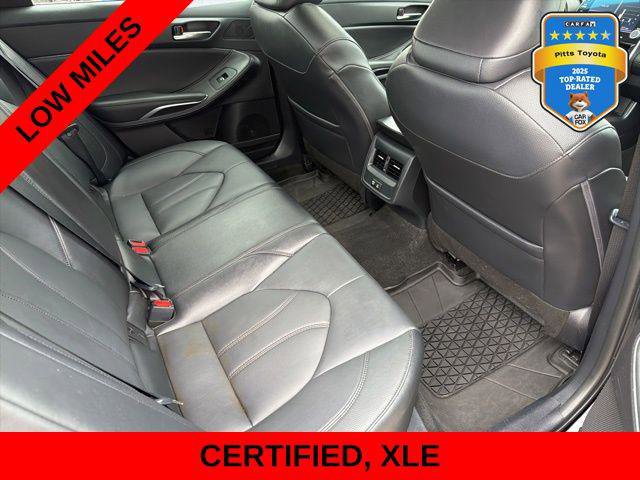 Certified 2022 Toyota Avalon XLE w/ Moonroof Package FWD image 13