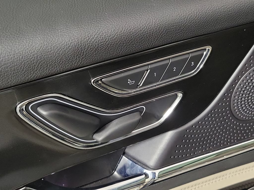 Certified 2025 Lincoln Corsair Grand Touring AWD/4WD image 23