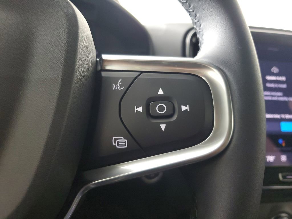 Certified 2026 Volvo XC40 B5 Core w/ Climate Package image 28