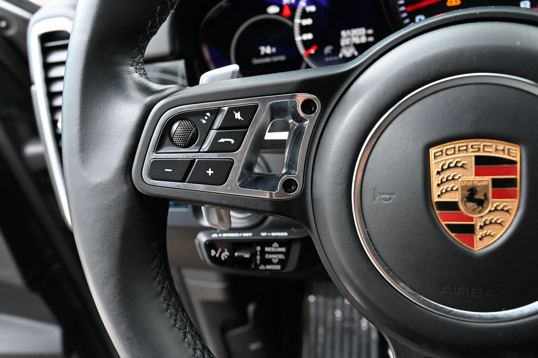 Used 2021 Porsche Cayenne Turbo AWD/4WD image 25