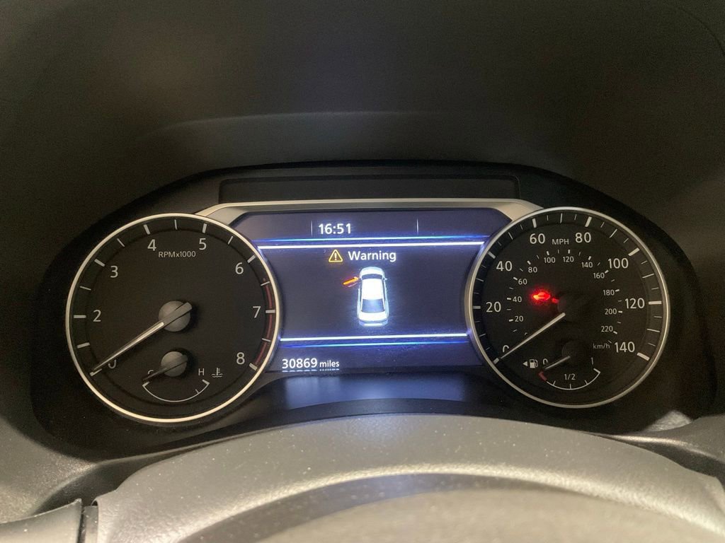 Used 2025 Nissan Altima 2.5 SV FWD image 15