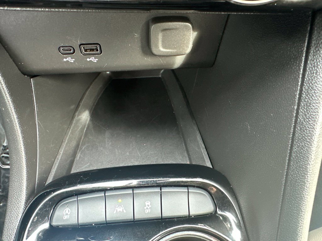 Used 2024 Buick Encore GX Sport Touring FWD image 22