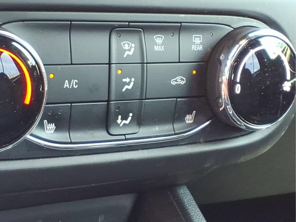 Certified 2023 Chevrolet TrailBlazer ACTIV FWD image 7