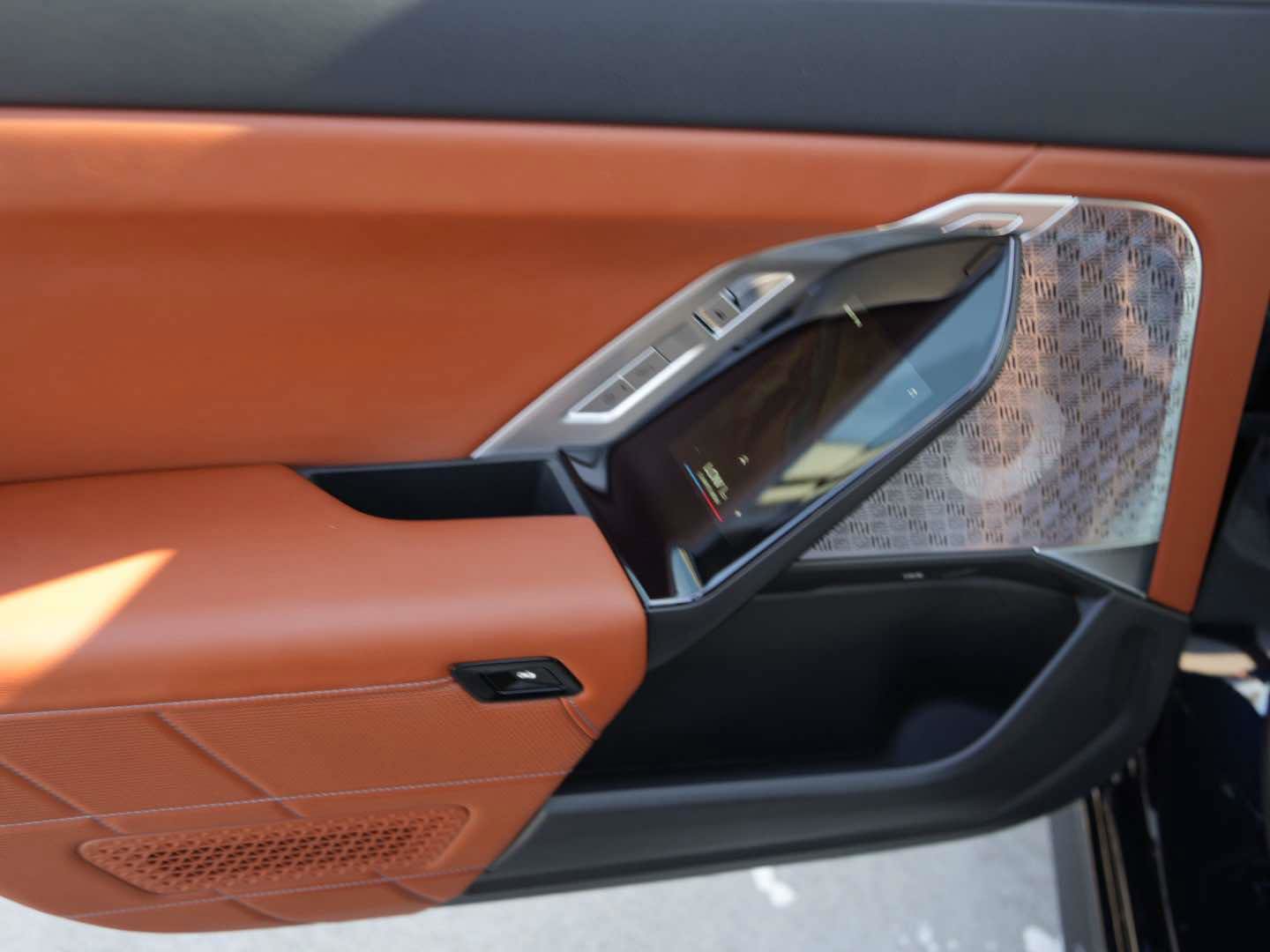 Used 2025 BMW i7 xDrive60 image 9