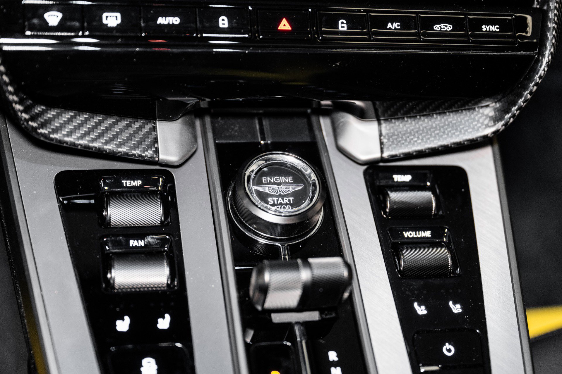 Used 2025 Aston Martin Vanquish image 29