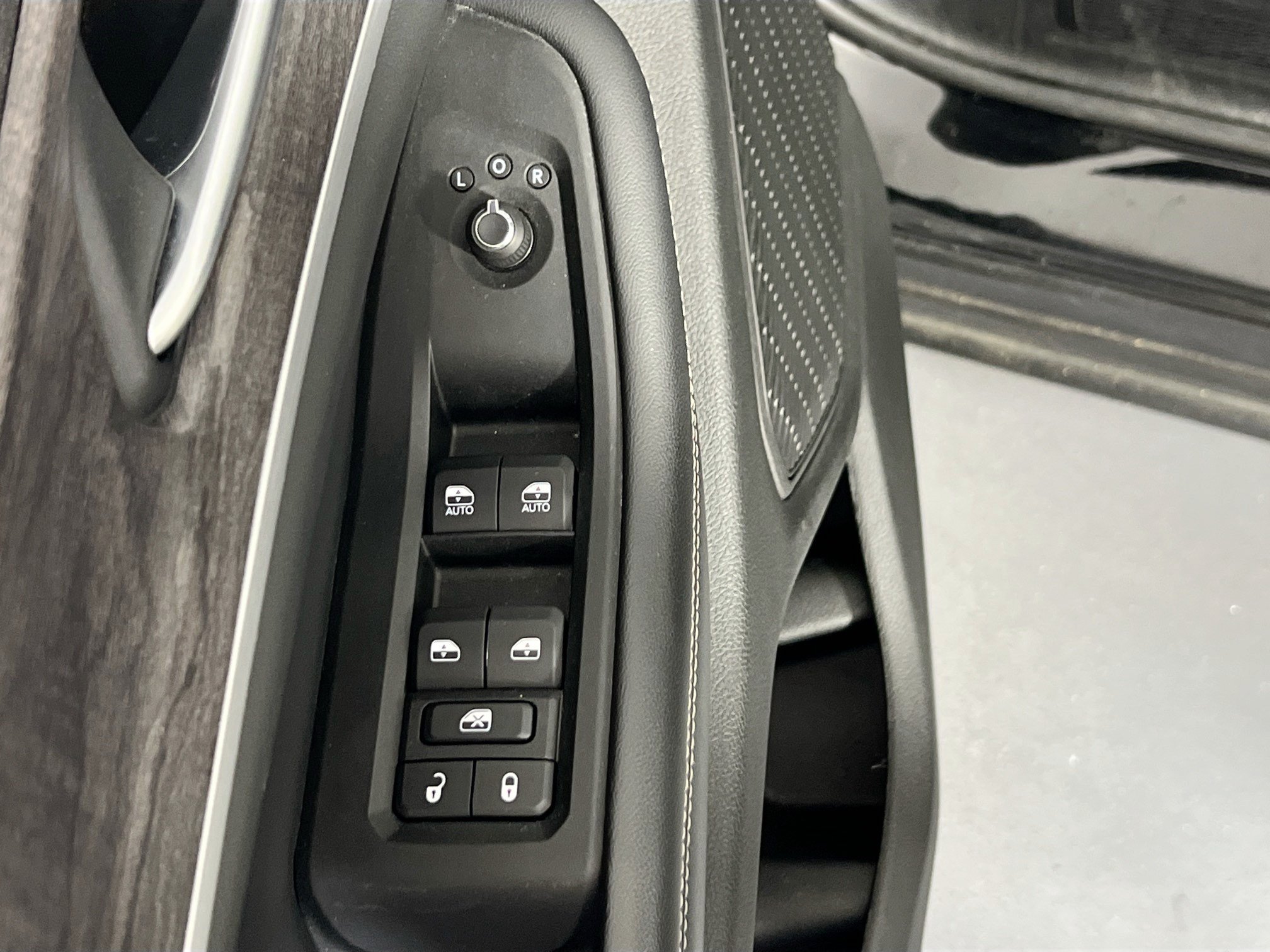 Used 2023 Jeep Grand Cherokee L Limited w/ Black Appearance Package AWD/4WD image 18