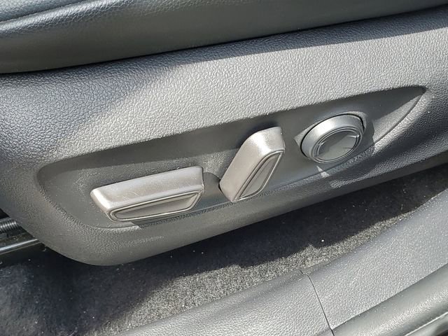 Used 2022 Toyota Highlander XLE AWD/4WD image 7
