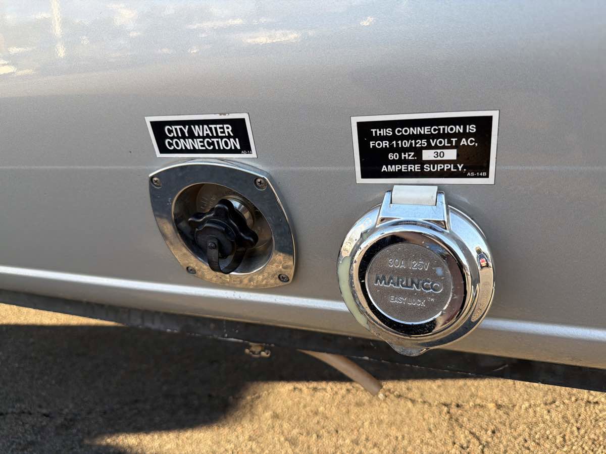 Used 2010 Ford E-350 and Econoline 350 Super Duty image 43