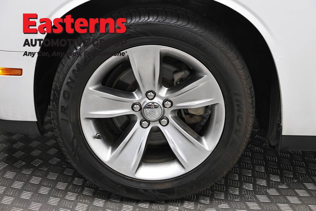 Used 2022 Dodge Challenger SXT image 30