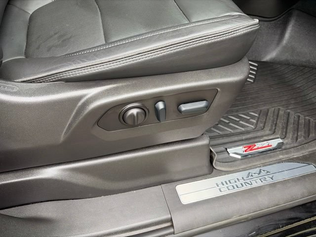 Used 2022 Chevrolet Silverado 2500 High Country w/ Technology Package AWD/4WD image 43