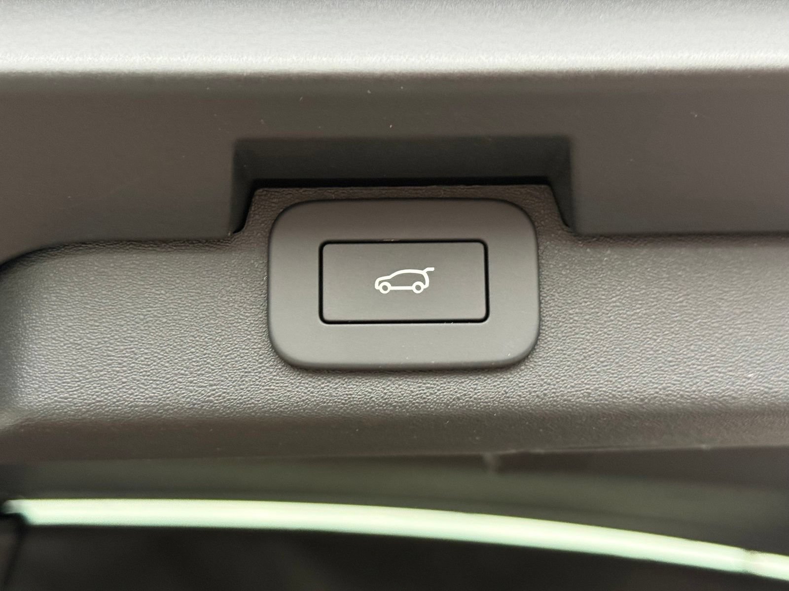 New 2026 Land Rover Discovery S AWD/4WD image 50