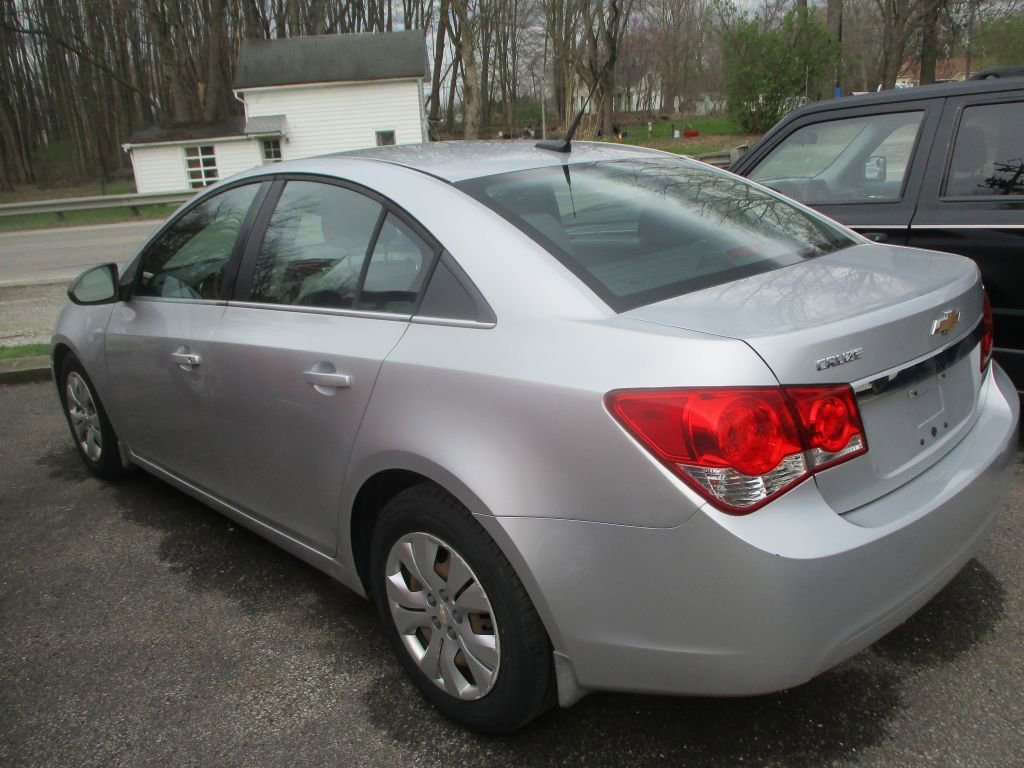 Used 2012 Chevrolet Cruze LS w/ Connectivity Package FWD image 5