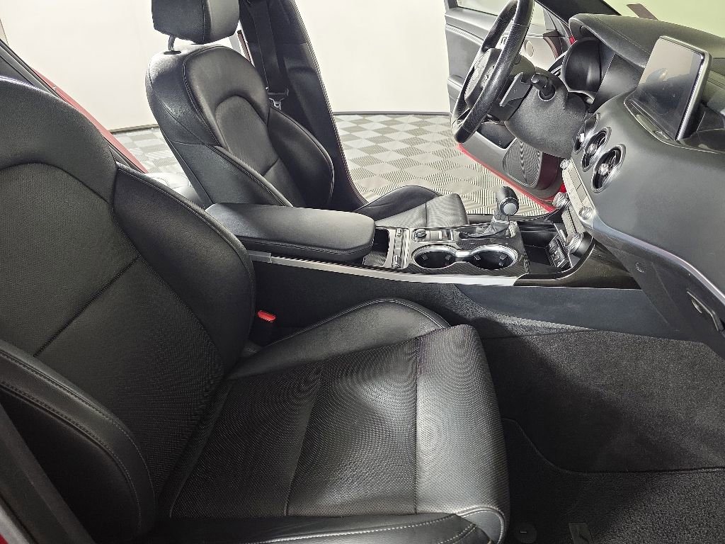 Used 2019 Kia Stinger GT1 AWD/4WD image 37