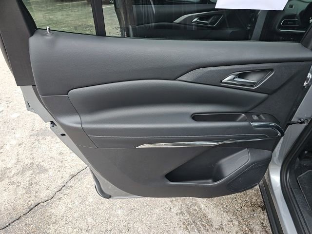 Used 2024 Chevrolet Traverse LT image 33