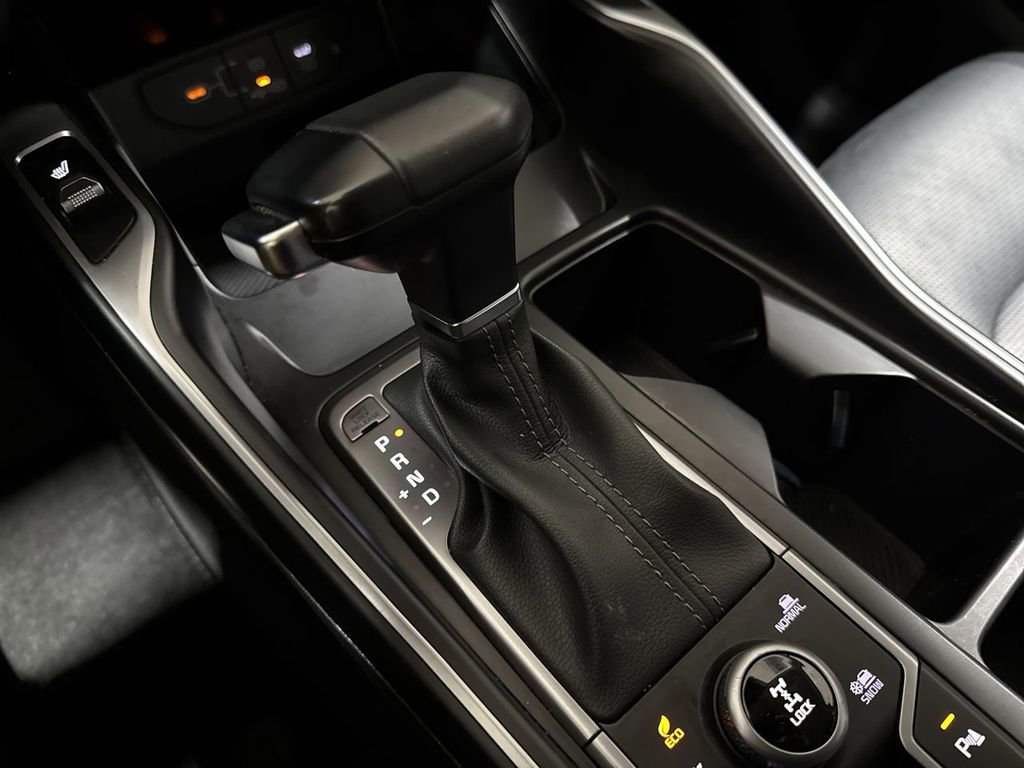 Used 2024 Kia Sorento S image 18