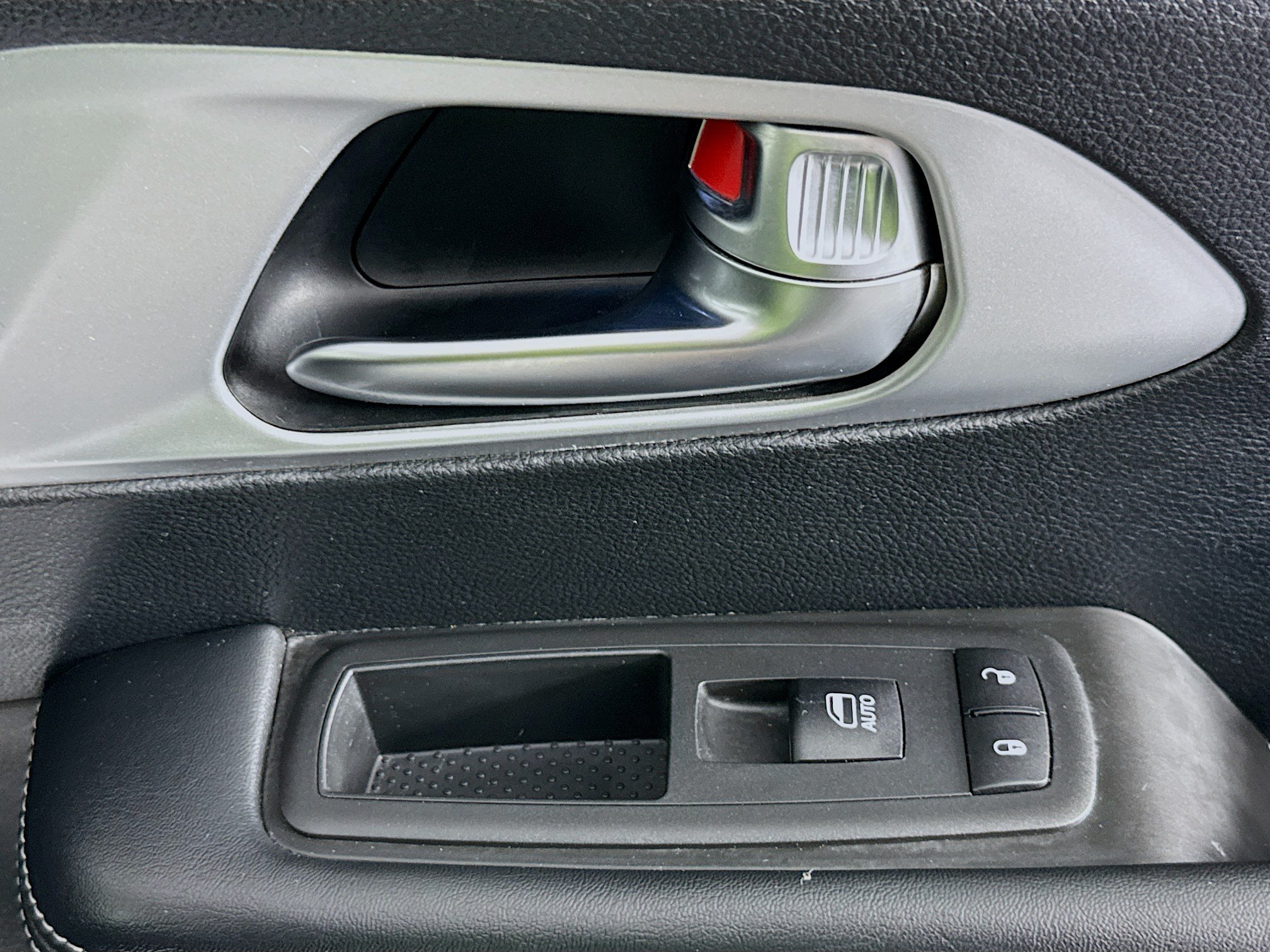 Used 2020 Chrysler Pacifica Touring-L Plus FWD image 29