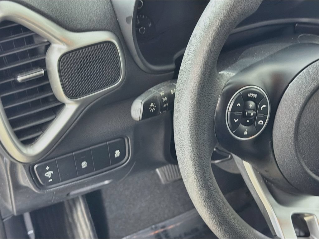 Used 2021 Kia Soul LX FWD image 10