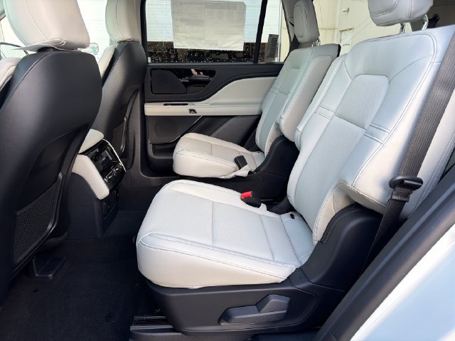 New 2027 Lincoln Aviator AWD image 15