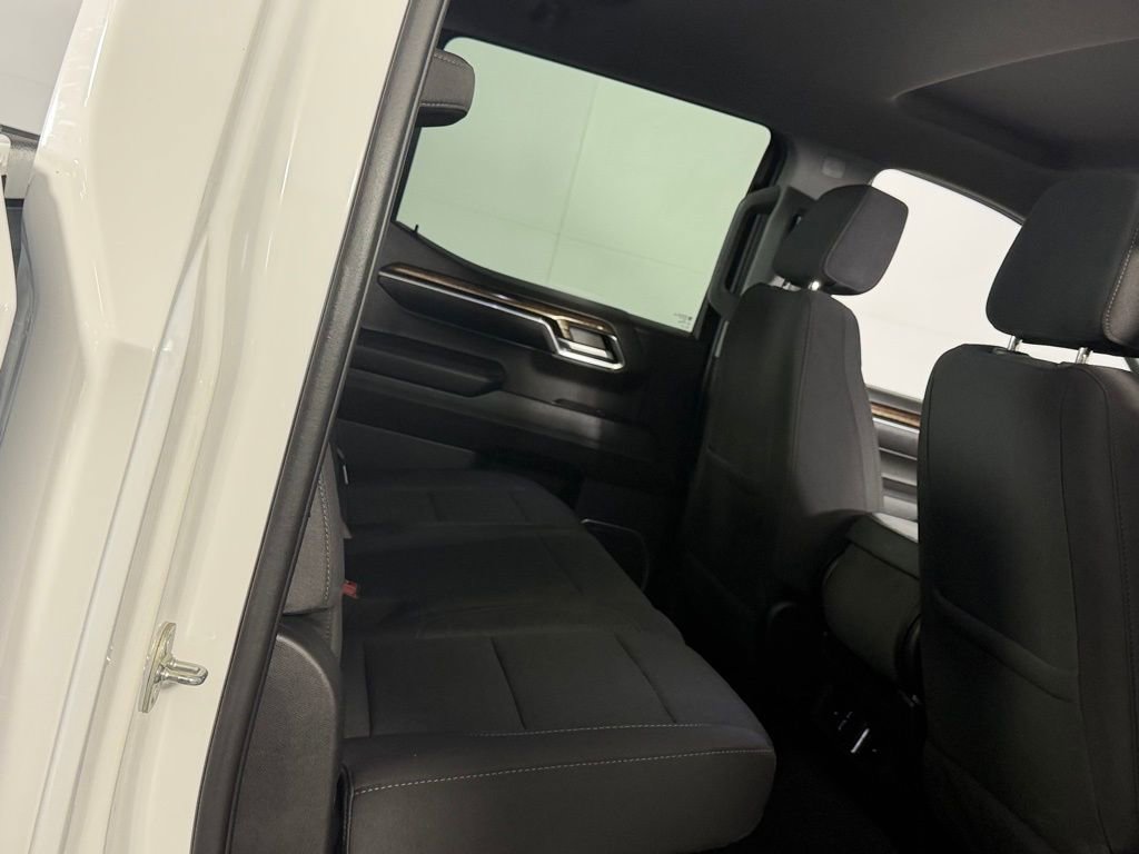 Used 2023 GMC Sierra 1500 SLE image 28