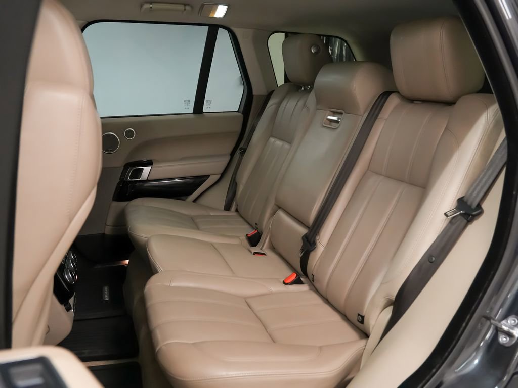Used 2016 Land Rover Range Rover HSE image 18