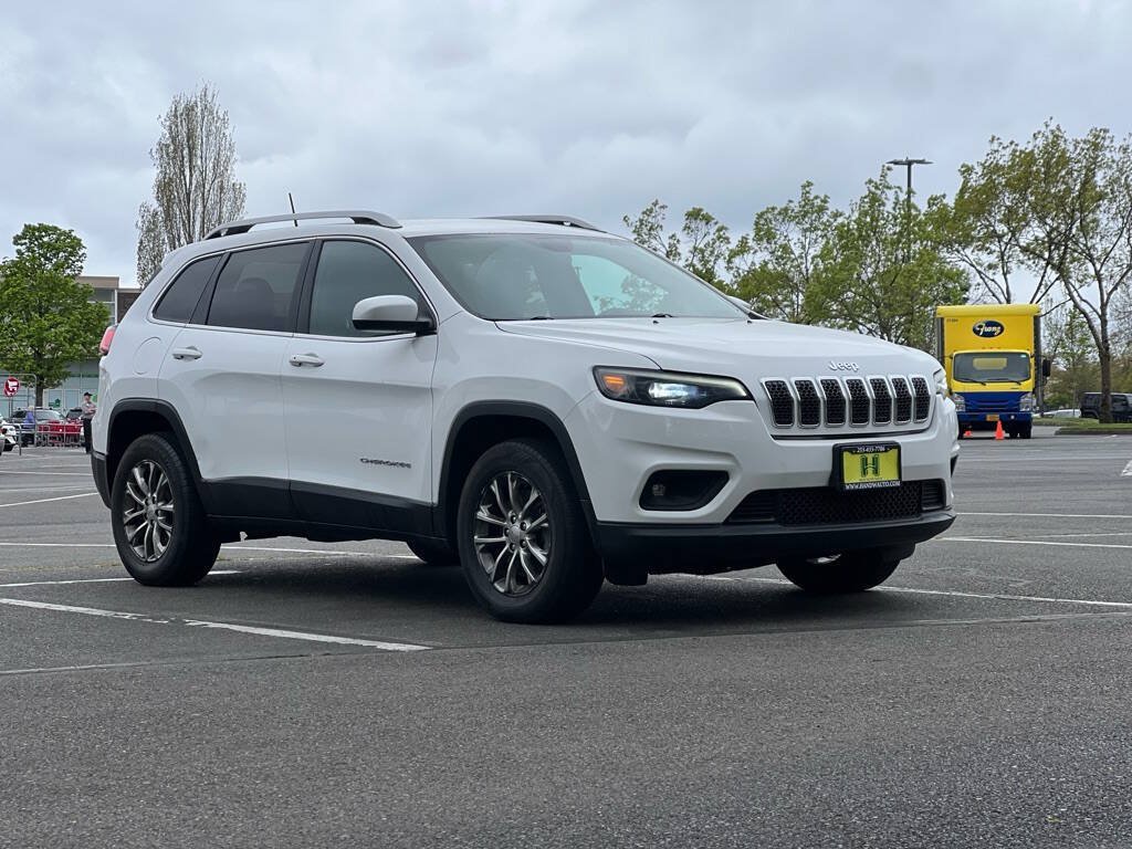 Used 2019 Jeep Cherokee Latitude Plus AWD/4WD image 7
