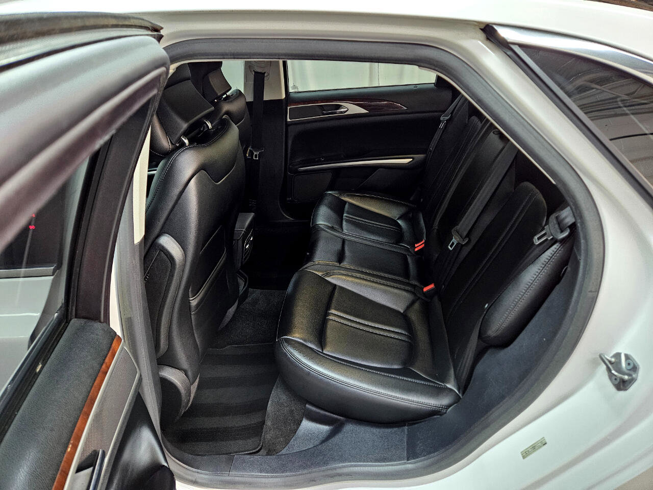 Used 2016 Lincoln MKZ image 18