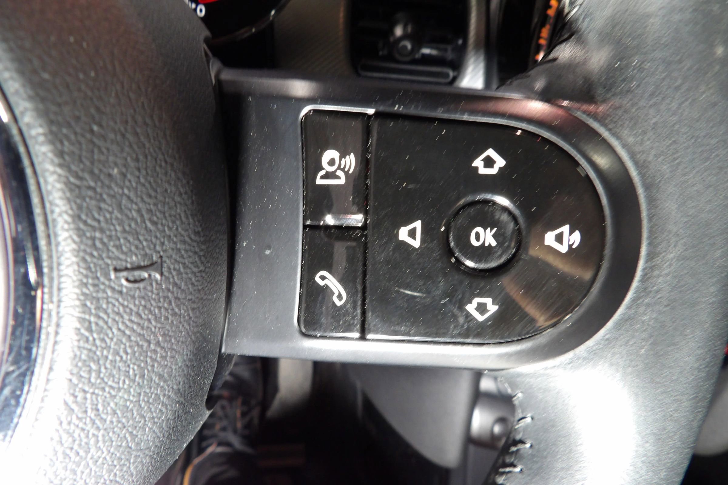 Used 2022 MINI Cooper 2-Door Hardtop image 13