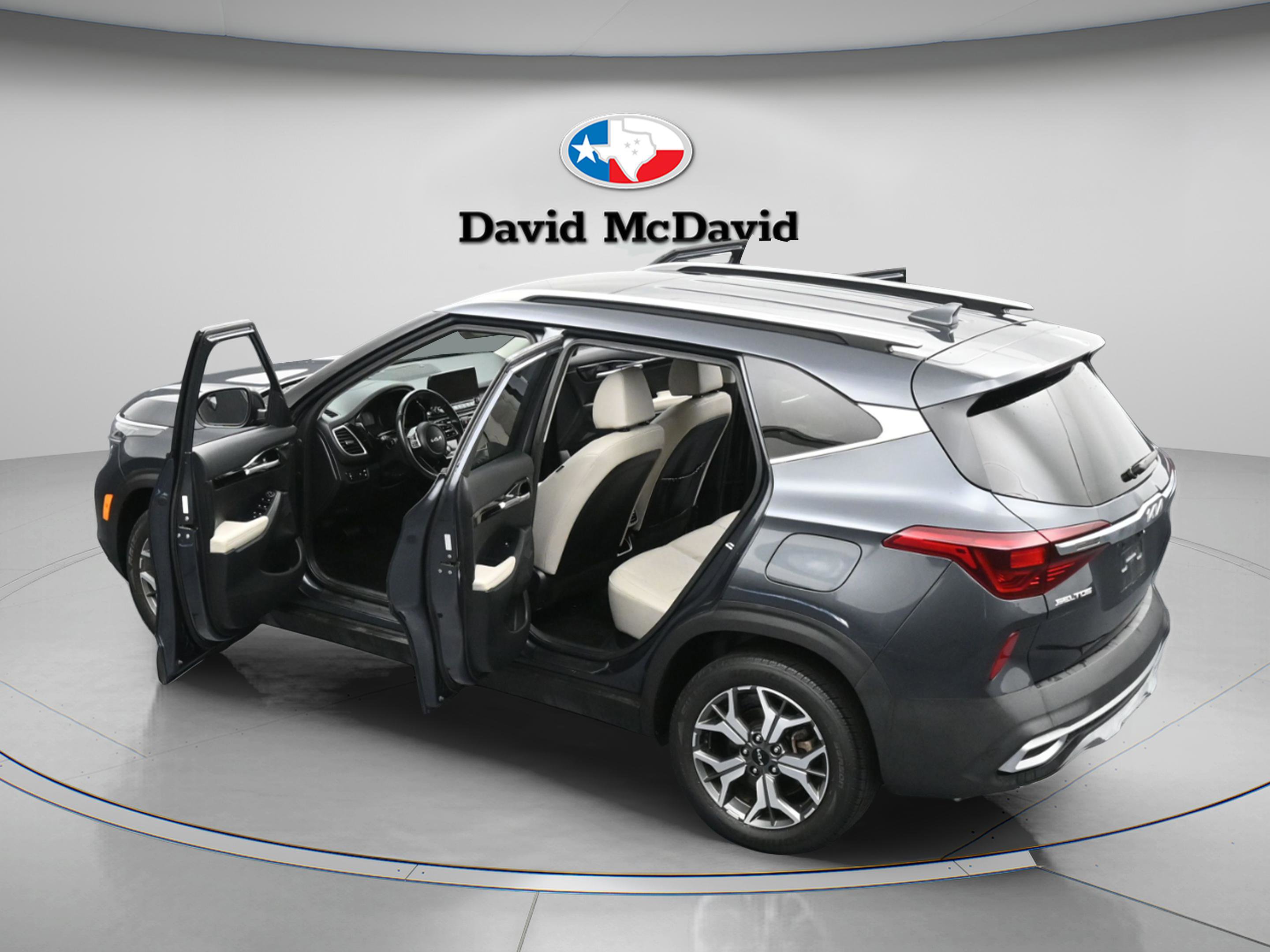 Used 2022 Kia Seltos EX image 9