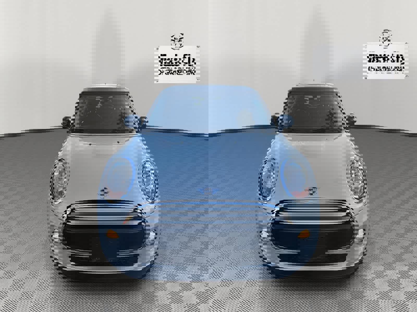 Used 2014 MINI Cooper 2-Door Hardtop image 2