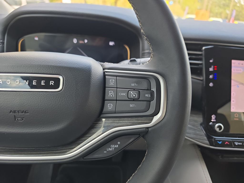 Used 2022 Jeep Wagoneer Series III w/ Flexible Seating Group image 23