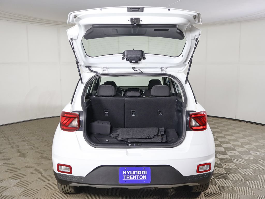 Certified 2026 Hyundai Venue SEL FWD image 14