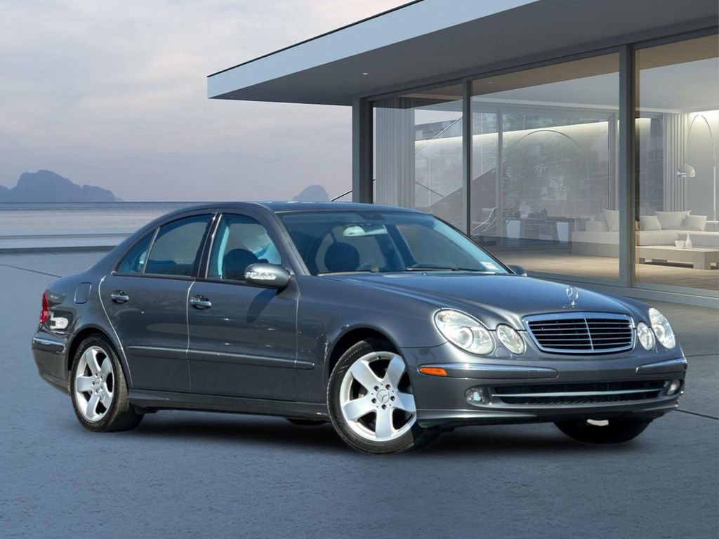 Used 2005 Mercedes-Benz E 500 Sedan image 2