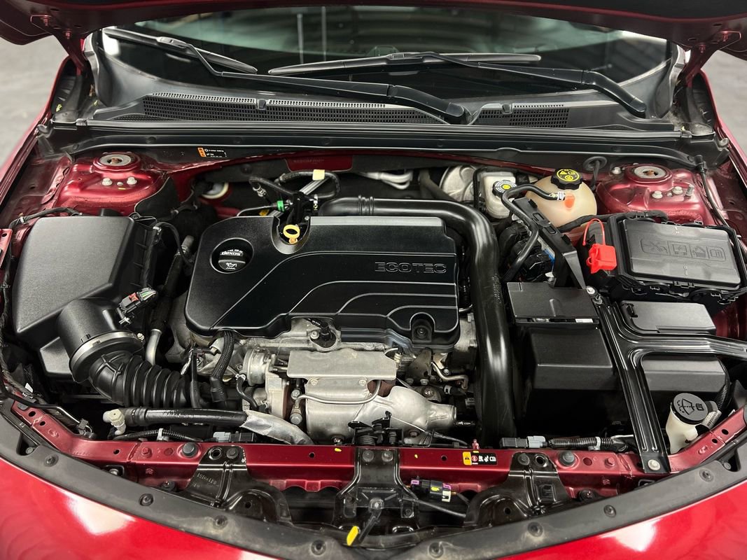 Used 2018 Chevrolet Malibu LT w/ Driver Confidence Package image 36