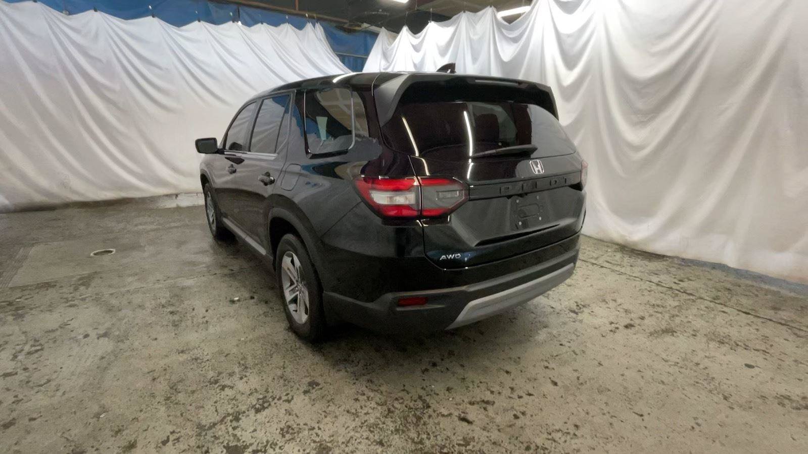 Certified 2025 Honda Pilot EX-L image 8