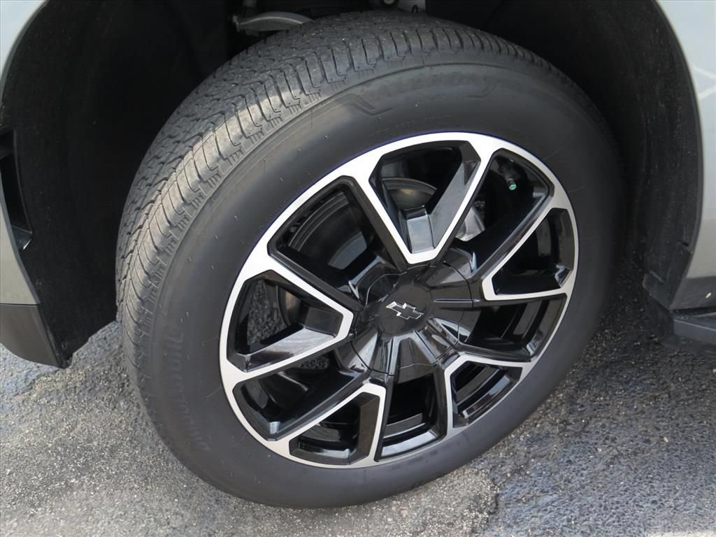 Used 2025 Chevrolet Tahoe RST w/ Comfort Package RWD image 26