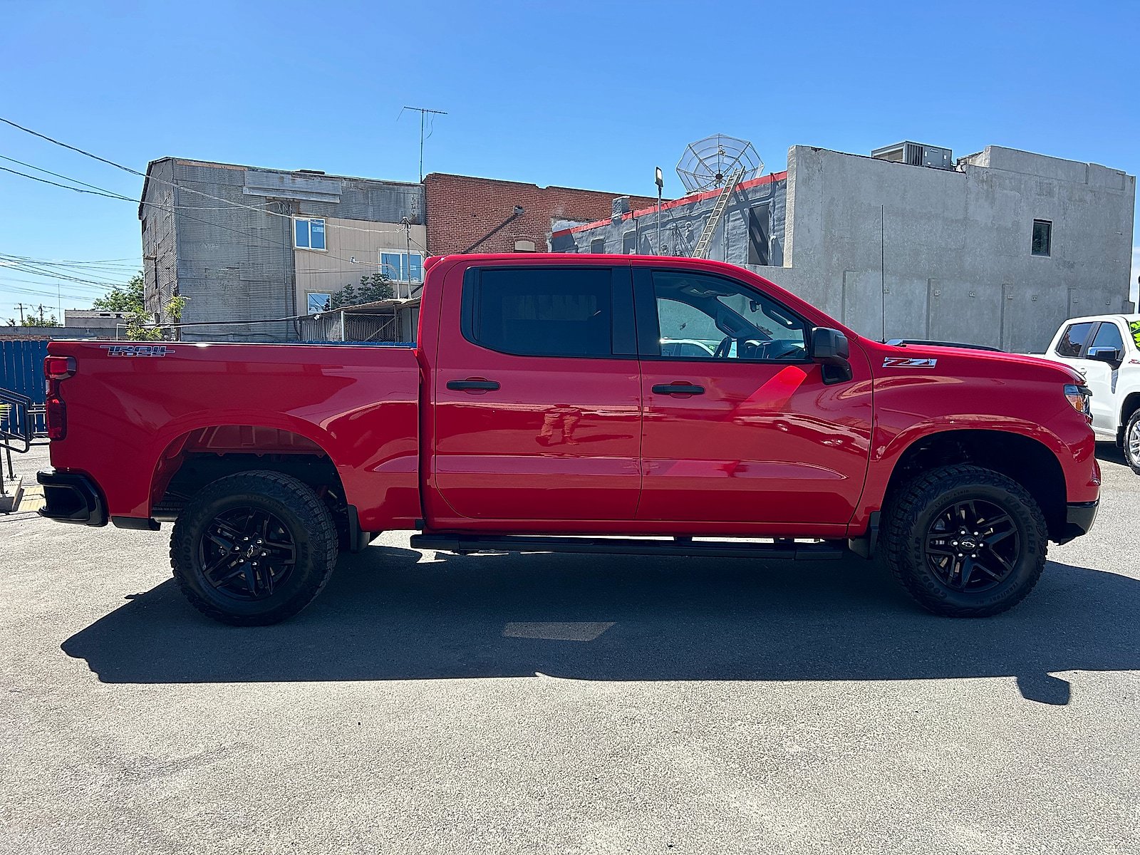 Used 2025 Chevrolet Silverado 1500 Custom Trail Boss AWD/4WD image 2