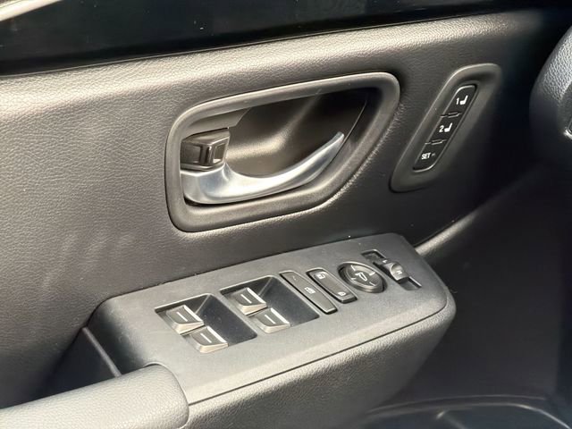 Used 2024 Honda Pilot Touring image 16