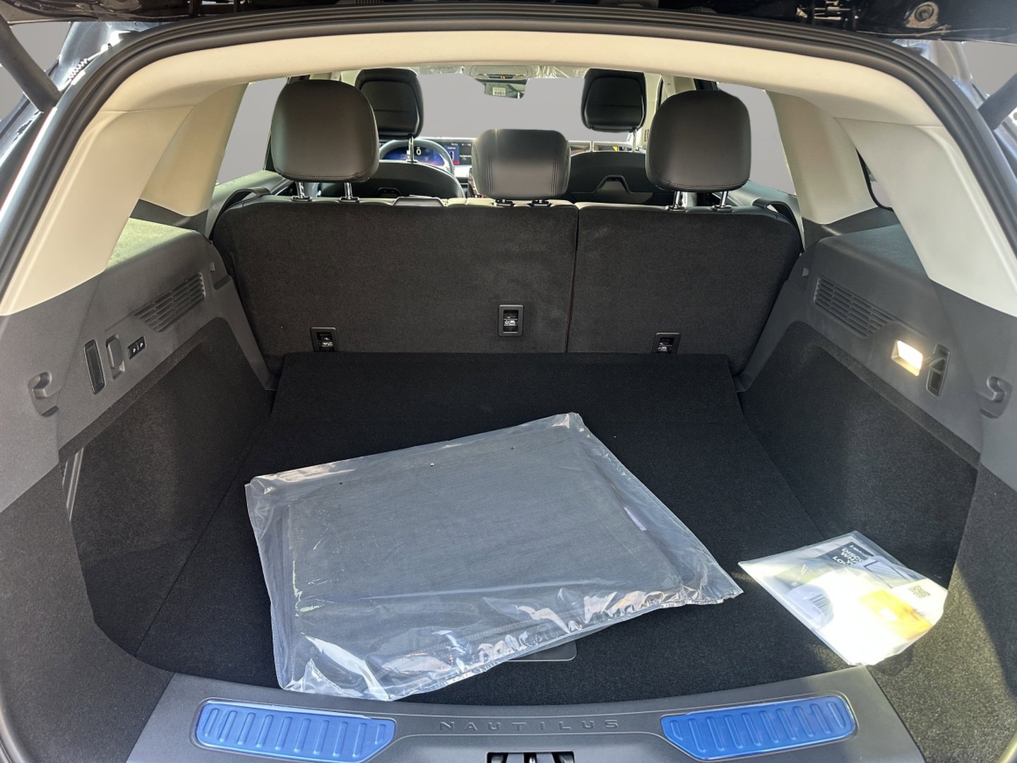 New 2026 Lincoln Nautilus Premier w/ Equipment Group 102A image 7