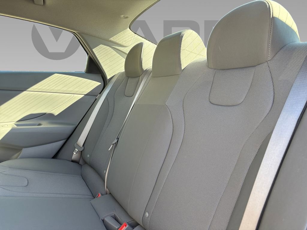 New 2026 Hyundai Elantra SE image 4