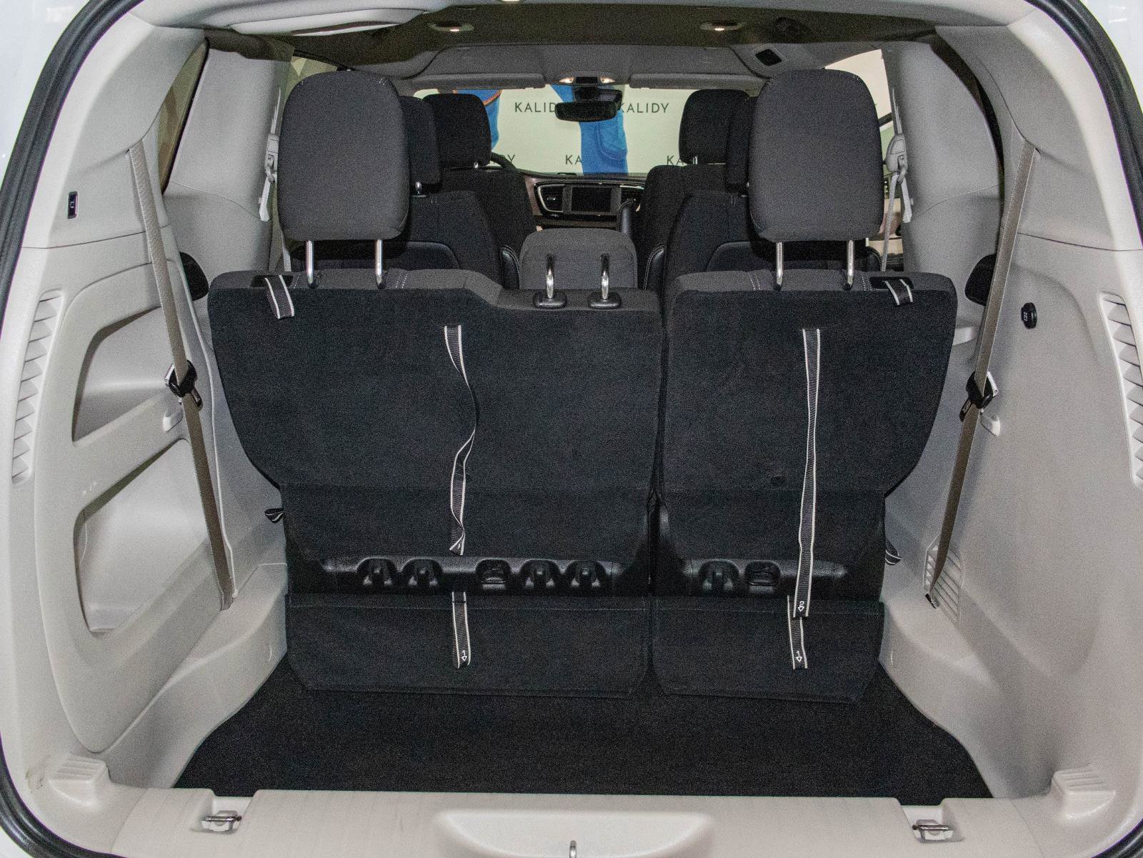 Used 2024 Chrysler Voyager LX FWD image 23
