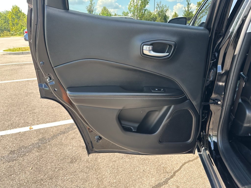 Used 2018 Jeep Compass Latitude w/ Popular Equipment Group AWD/4WD image 15