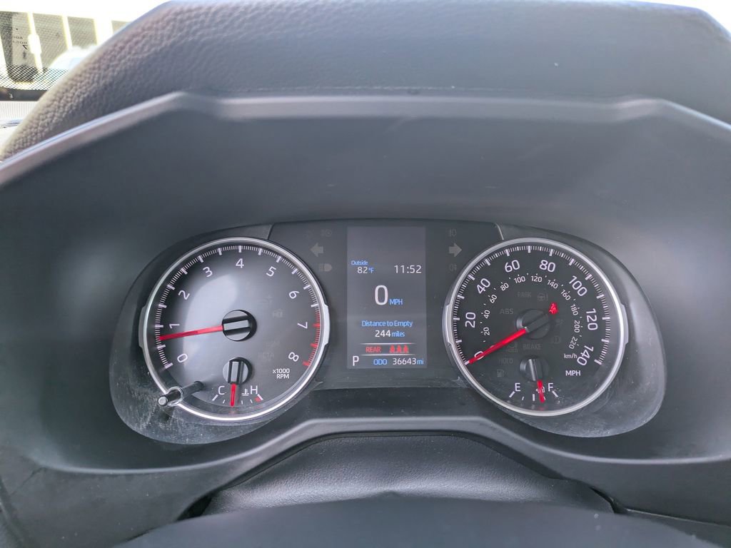 Used 2022 Toyota RAV4 LE image 24