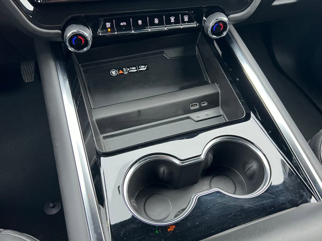 Used 2025 Chevrolet Tahoe LT image 27