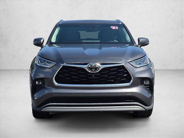 Used 2021 Toyota Highlander Platinum FWD image 3